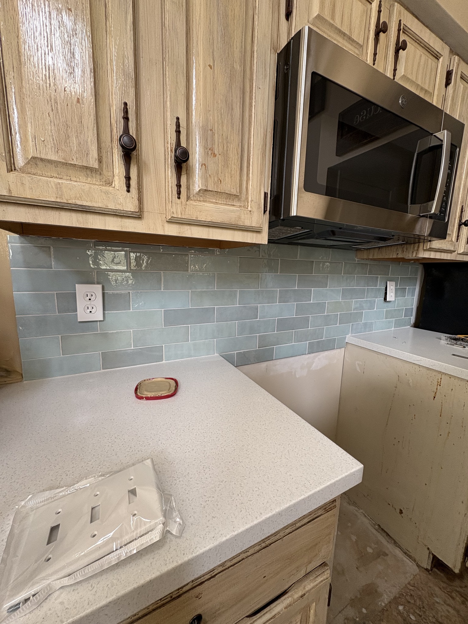 tile backsplash installation
